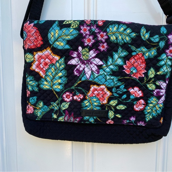 Vera Bradley turnabout crossbody in Vines Floral - Picture 6 of 16